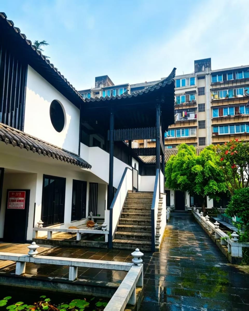 龚禧里·禧见酒店(昆明火车站万象城店) Hotel in China