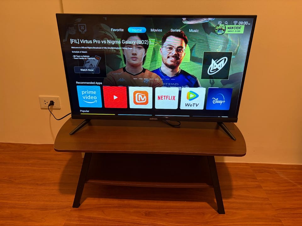 Shared lounge/TV area