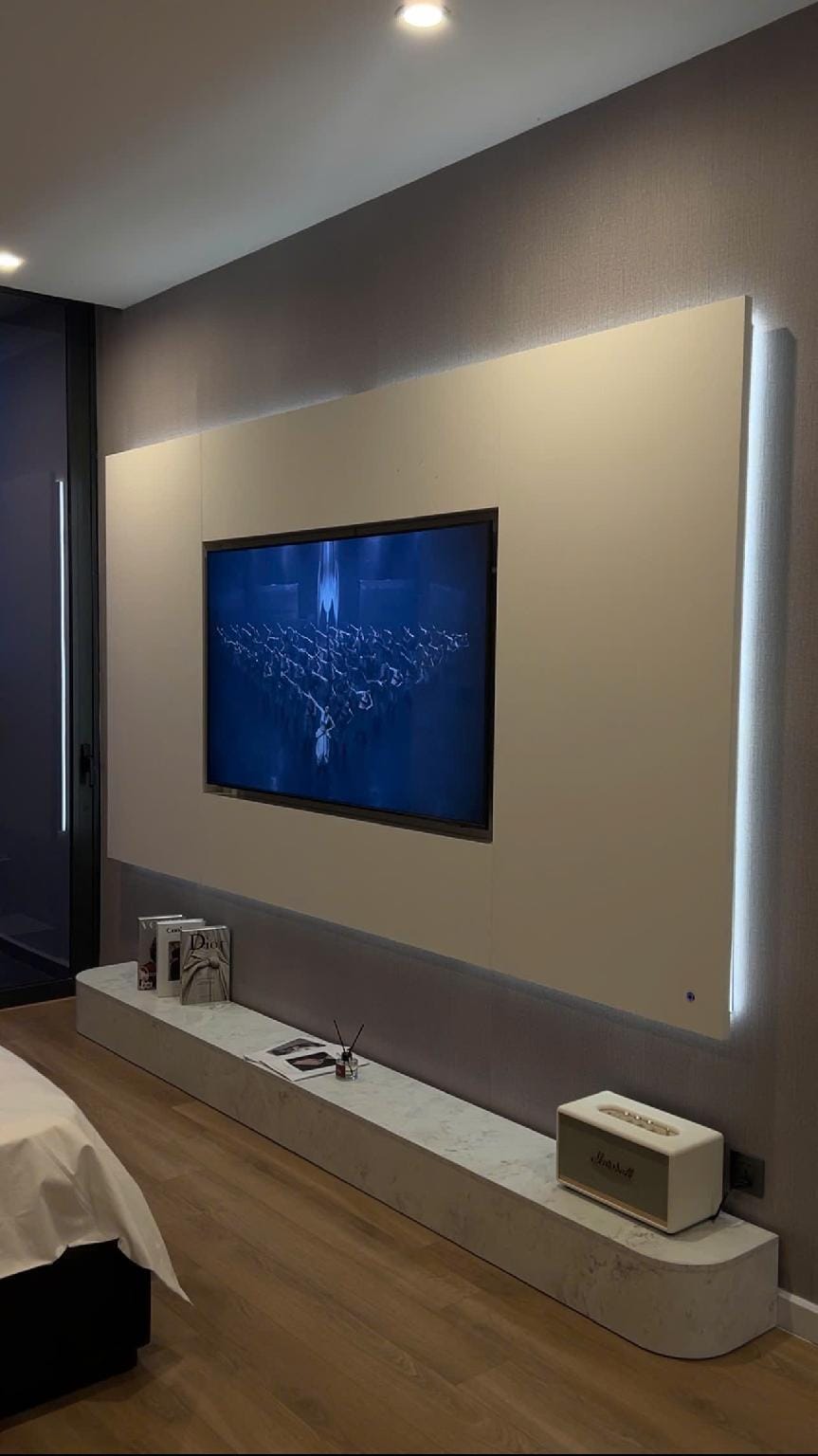 Shared lounge/TV area