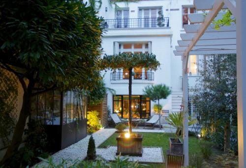 Villa du Square, Luxury Guest House Hotel in Paris