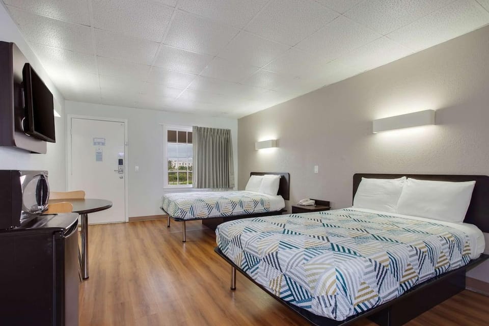 Moonnight INN Hotel in Walterboro