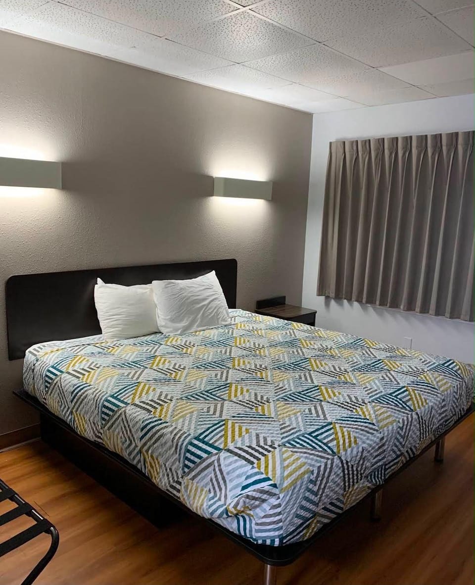 Moonnight INN Hotel in Walterboro