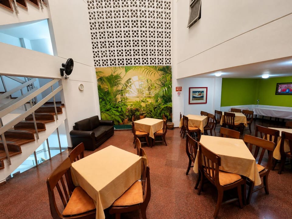 Gran Hotel Mediterraneo Hotel in Santa Cruz de la Sierra