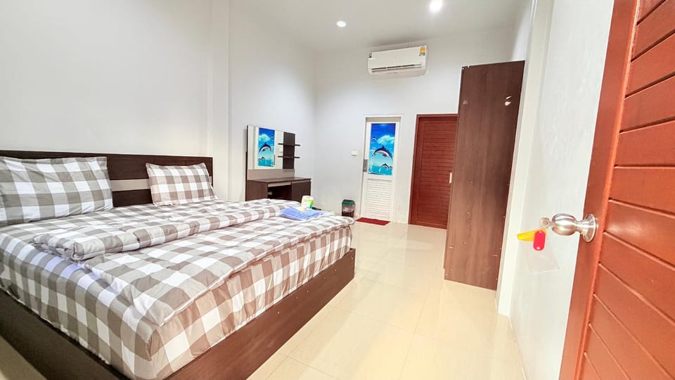Ban Sarocha ( บ้านสโรชา )  Apartment hotel in Thailand