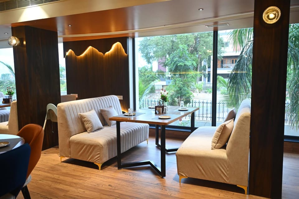 Singh Empire Hotel in Karnataka