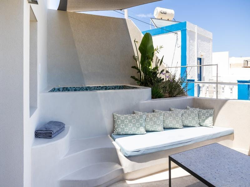 Hotiday Santorini Mesaria Hotel in Mesaria
