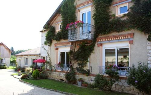 L'Alisier Chantant Hotel in Île-de-France