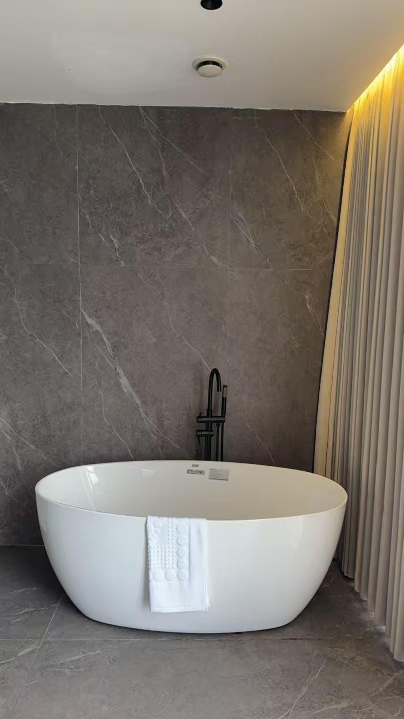 Whirlpool bathtub