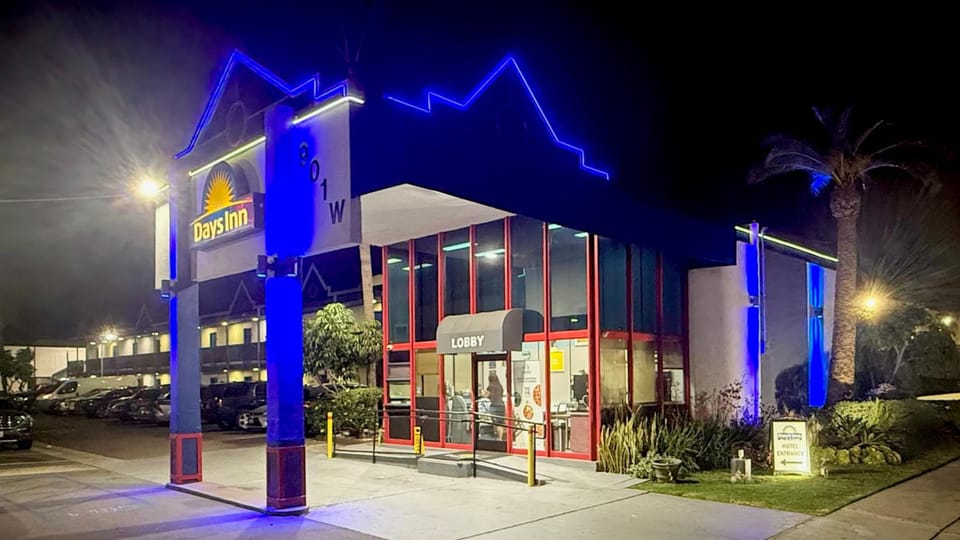 Days Inn by Wyndham Los Angeles LAX Airport/Stadium Area  Hotel in Inglewood
