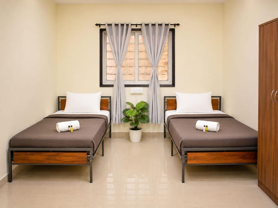 Z ExpressLifeline Hotel in Maharashtra