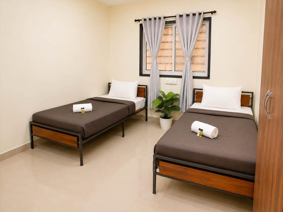 Z ExpressLifeline Hotel in Maharashtra