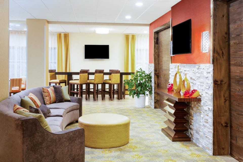 Holiday Inn Express & Suites Sandusky By IHG Hotel in Sandusky