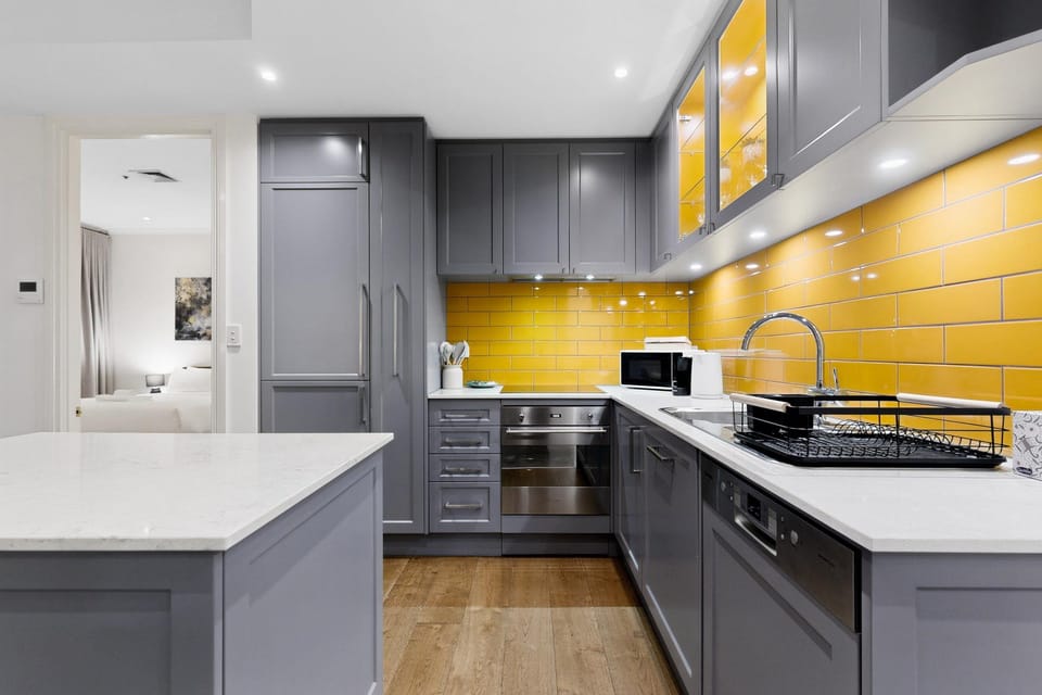 Spacious 3-Bed Apartment in Melbourne CBD Hotel in Melbourne
