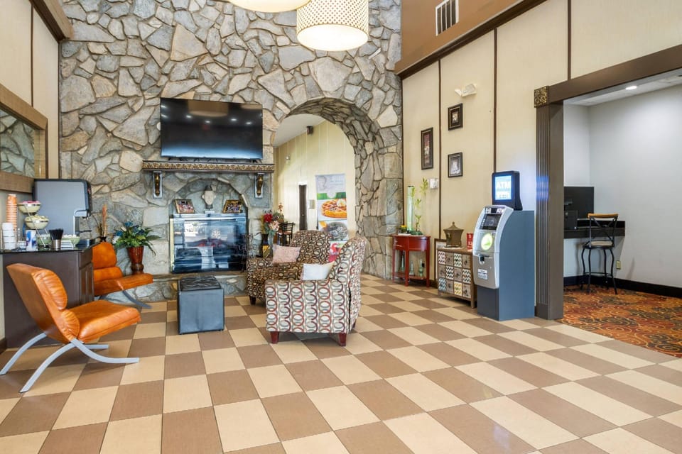 Quality Suites Hickory South Hotel in Hickory