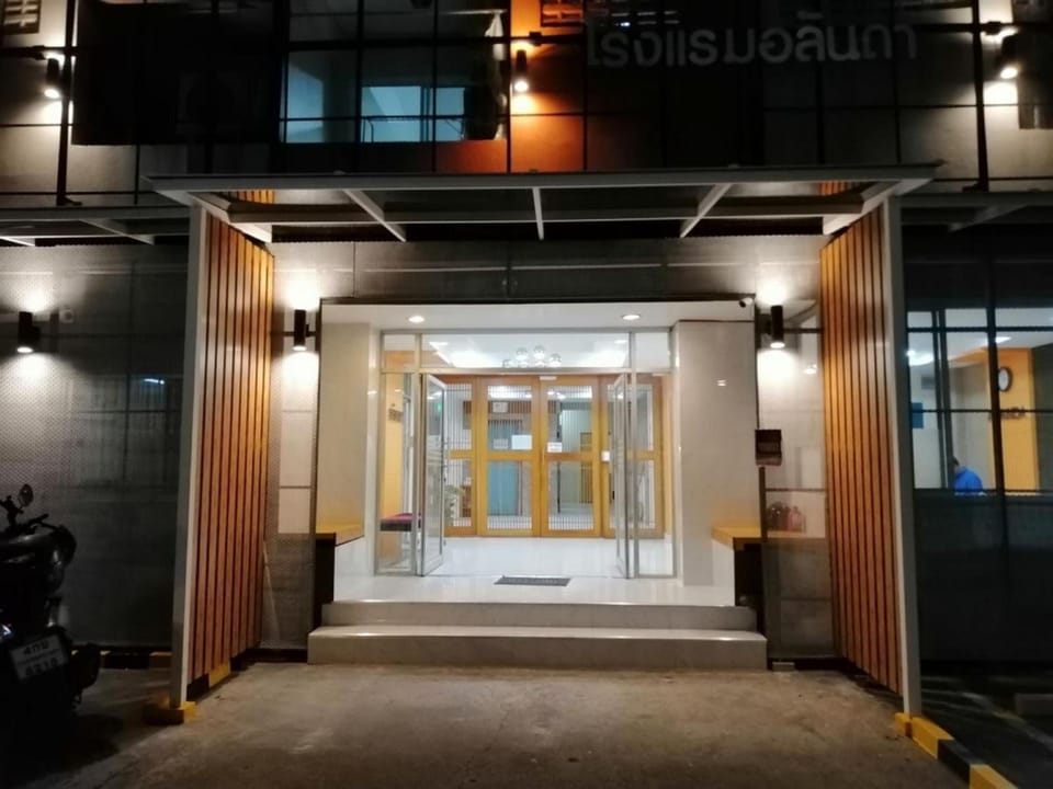 Alanda Hotel & Apartment Pinklao Bangkok Apartment hotel in Bangkok