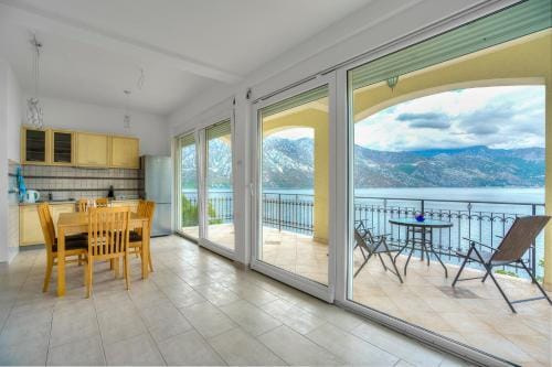Villa KOSTA Hotel in Kotor Municipality