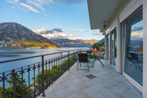 Villa KOSTA Hotel in Kotor Municipality