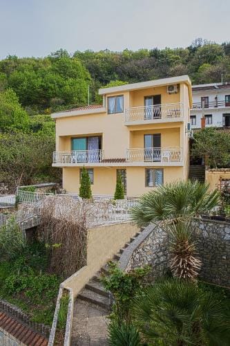Pirate Backpackers Hostel in Ulcinj