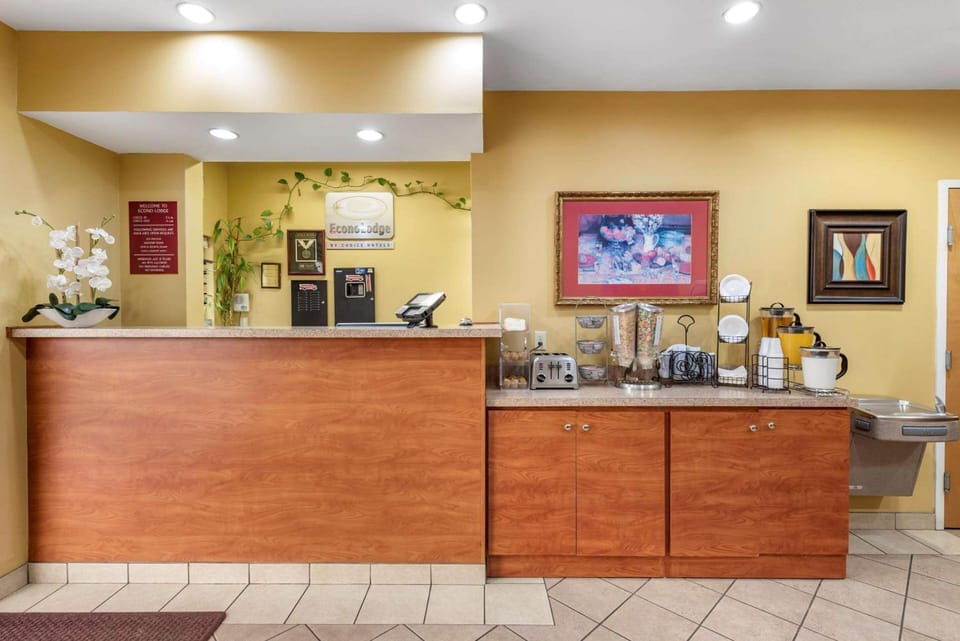 Econo Lodge Louisville Airport Hotel in Louisville