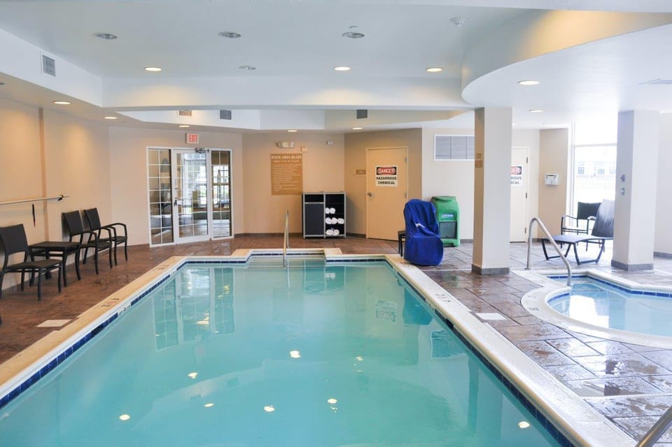 Candlewood Suites Indianapolis Airport By IHG Hotel in Indianapolis