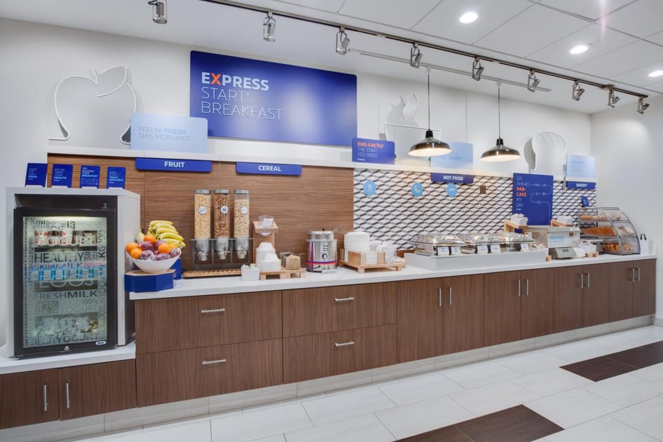 Holiday Inn Express Hotel and Suites Fort Lauderdale Airport Cruise Port By IHG Hotel in Dania Beach
