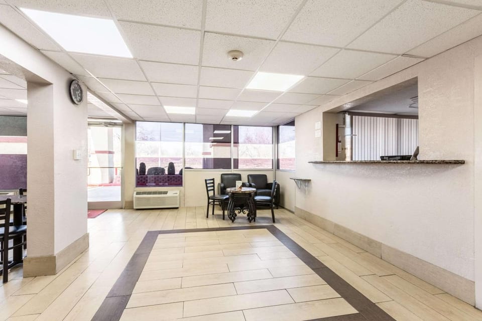 Econo Lodge Inn & Suites Near Bricktown Hotel in Oklahoma City