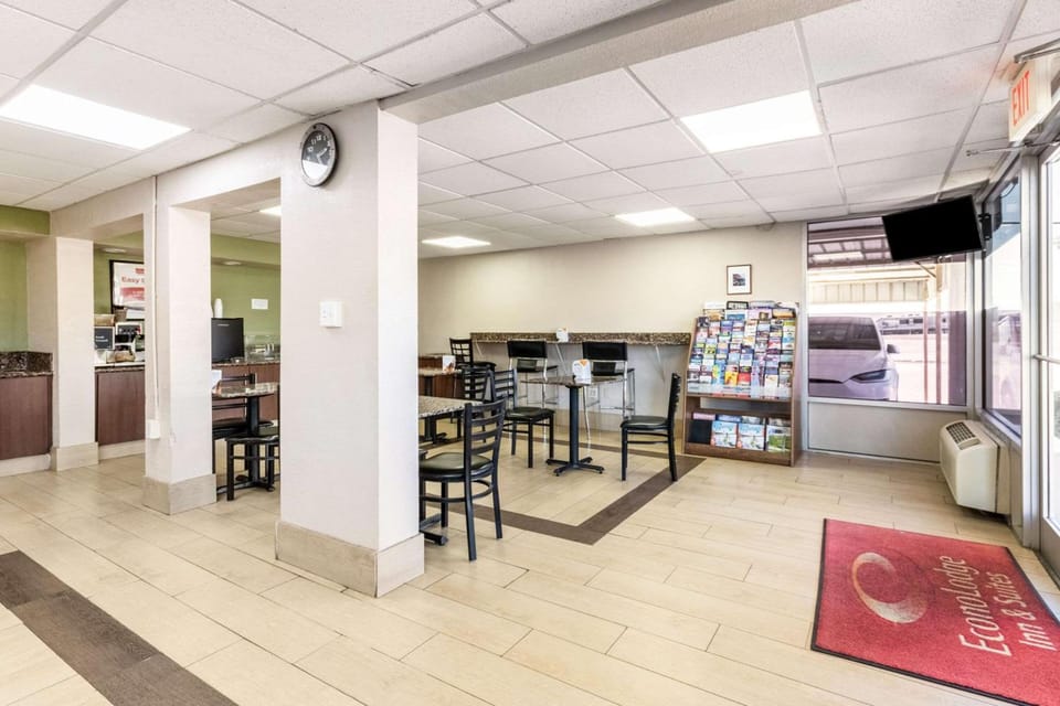 Econo Lodge Inn & Suites Near Bricktown Hotel in Oklahoma City