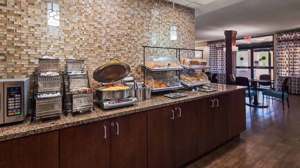 Best Western Plus Galleria Inn & Suites Hotel in Bartlett