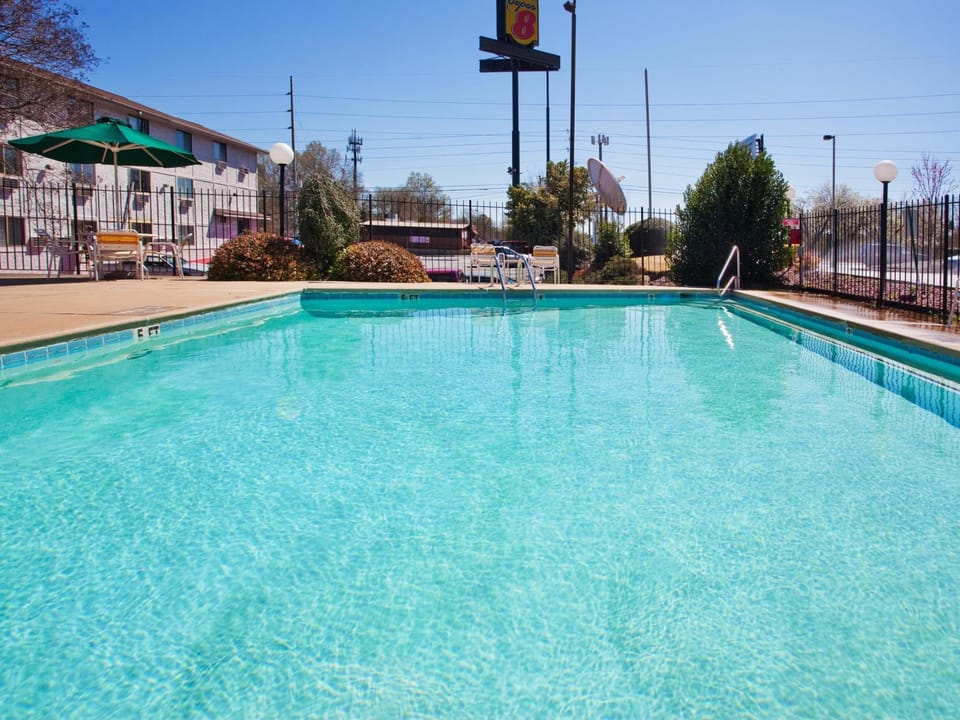 Travelodge by Wyndham Columbus State University Hotel in Columbus