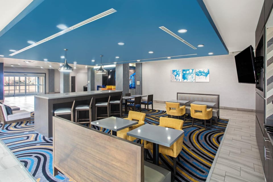 La Quinta Inn & Suites by Wyndham Ponca City Hotel in Ponca City