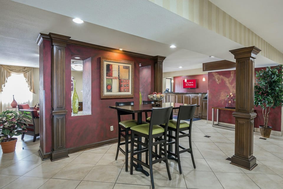Red Roof Inn & Suites Little Rock Hotel in Little Rock
