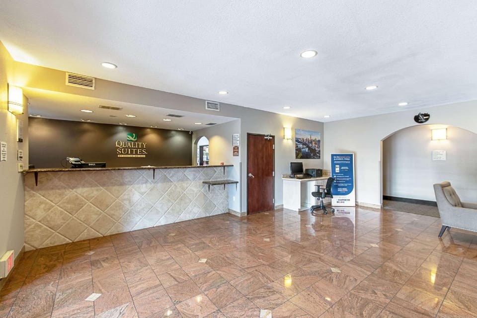 Quality Suites Austin South St. Elmo District Hotel in South Congress
