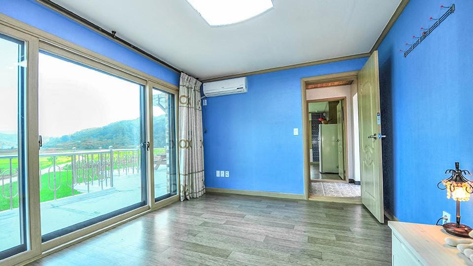 Yangyang Healing Pension Hotel in South Korea