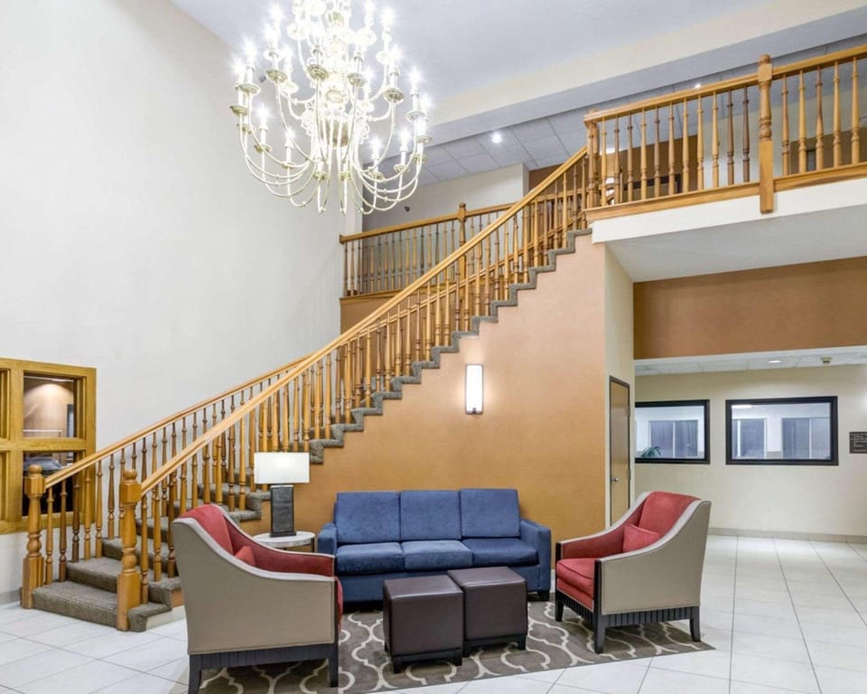 Comfort Suites Kansas City-Liberty Hotel in Liberty