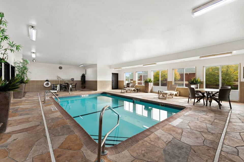 Comfort Suites Kansas City-Liberty Hotel in Liberty