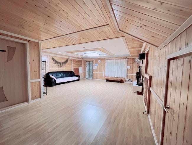 Cheongdo Dolphin Pool House Hotel in South Korea