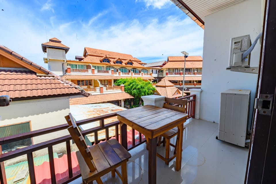 R&B hostel and apartment  Hostel in Ko Samui