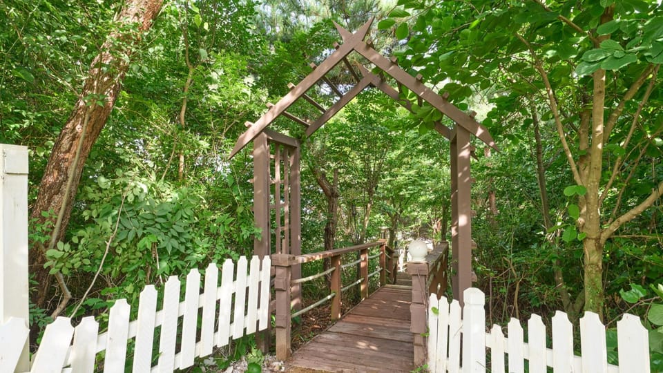 Anmyeondo Mud AM Pension Hotel in South Korea