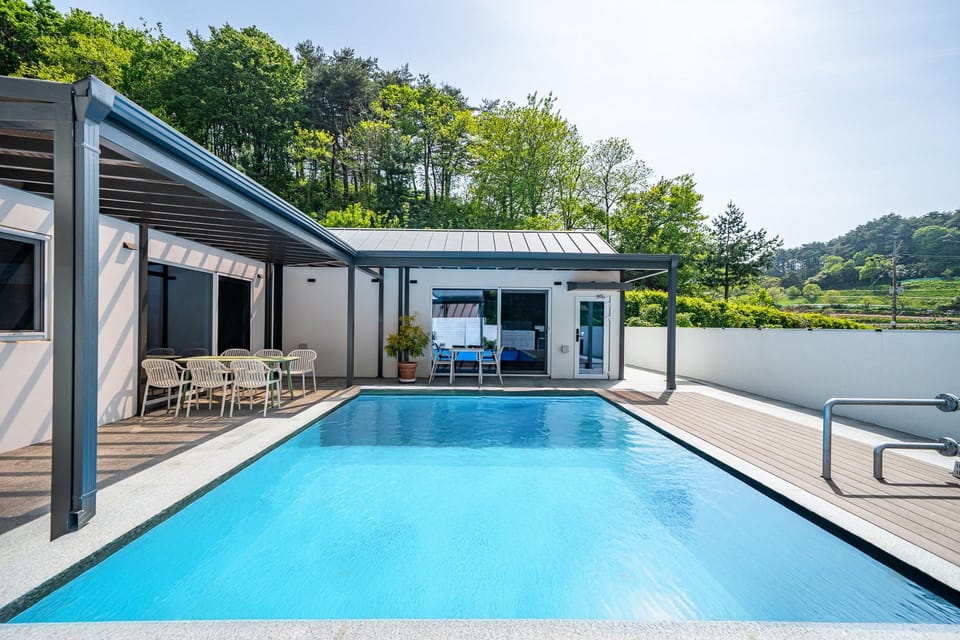 Yangyang Pine Tree Private Pension Hotel in South Korea
