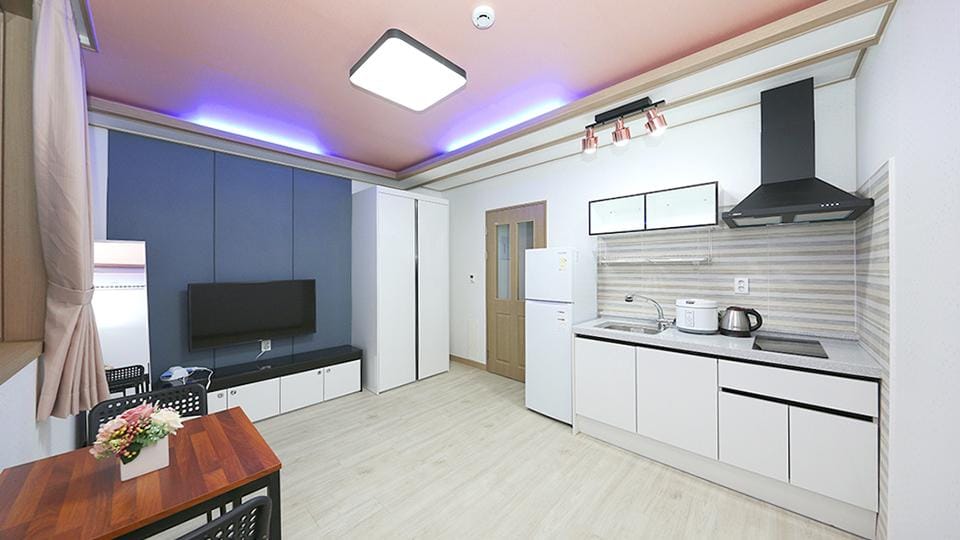 Daecheon Donggeurami Pension Hotel in South Korea
