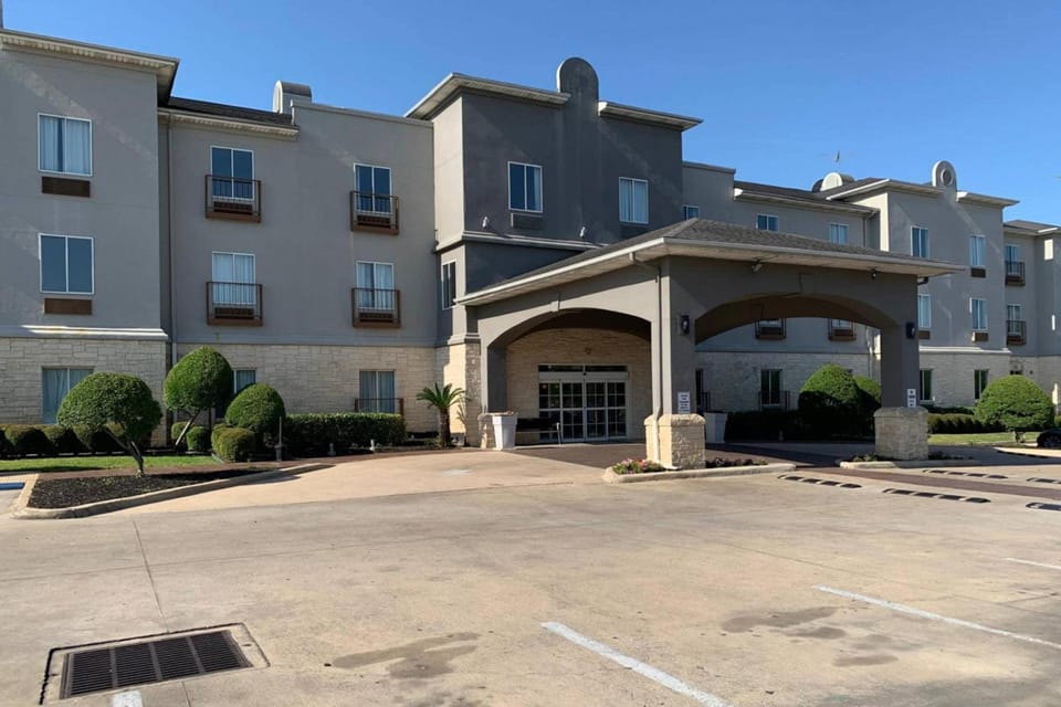 Country Inn & Suites by Radisson, Austin North (Pflugerville), TX Hotel in Wells Branch
