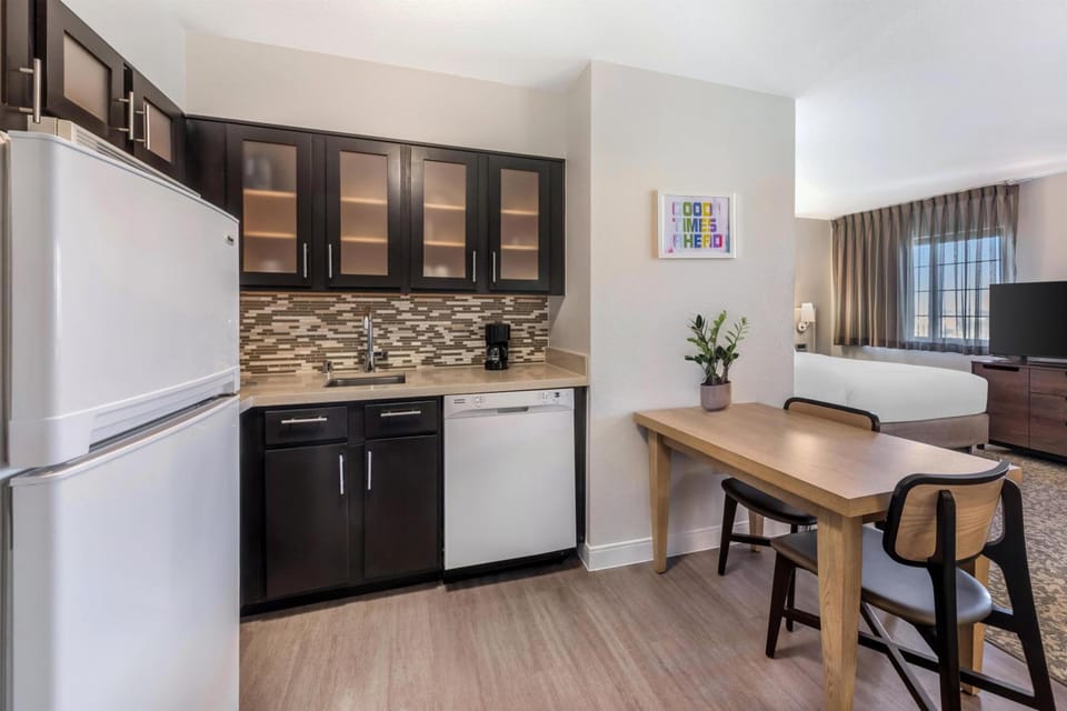 Sonesta ES Suites Anaheim Resort Area Resort in Garden Grove