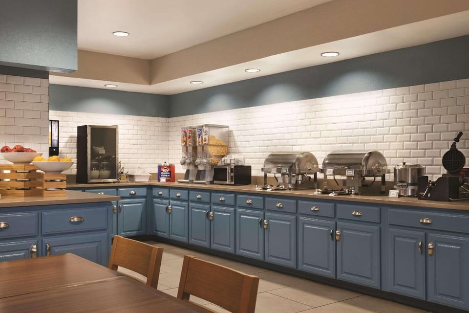 Country Inn & Suites by Radisson, Nashville Airport East, TN Hotel in Hermitage