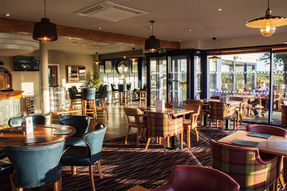 Gwesty Gadlys Hotel Hotel in Llanbadrig