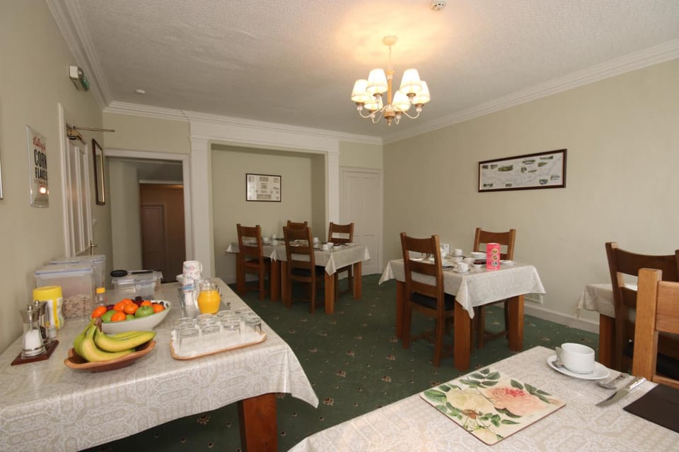 Inglestone House Guest House Hotel in England