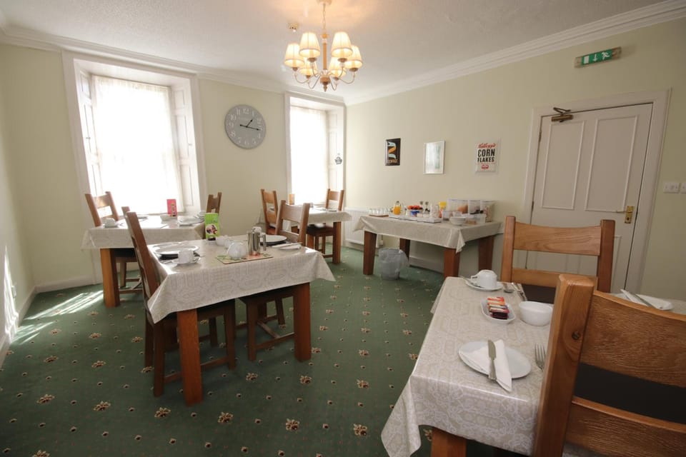 Inglestone House Guest House Hotel in England