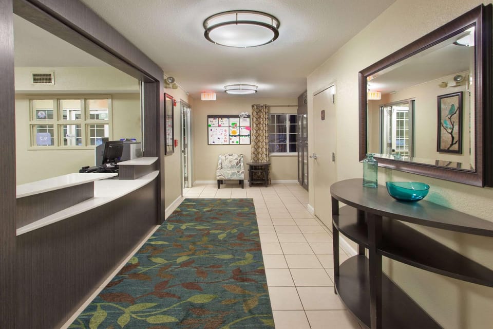 Sonesta Simply Suites Oklahoma City Airport Hotel in Oklahoma City