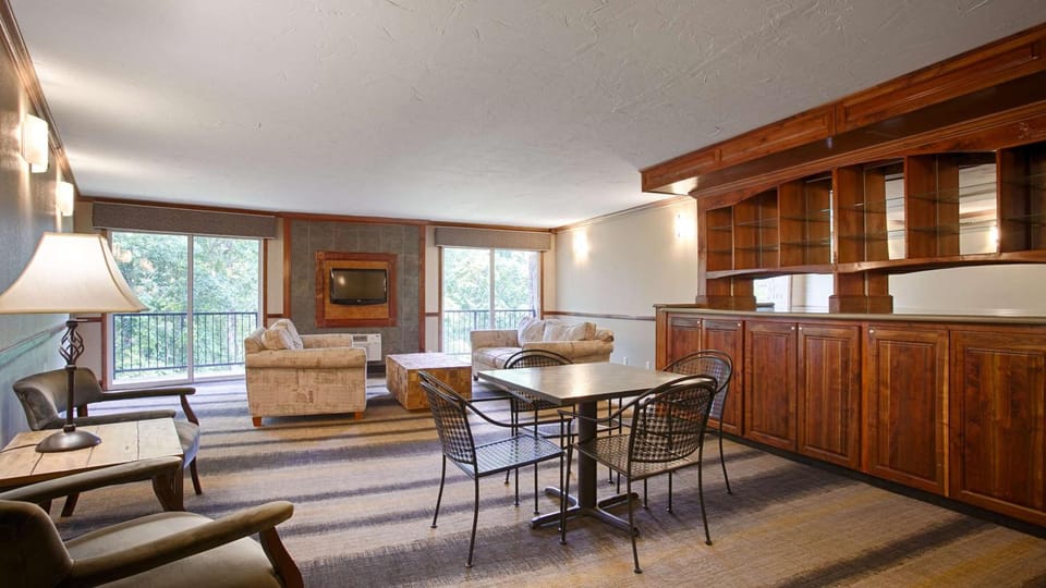 Best Western Branson Inn and Conference Center Hotel in Sunset Cove Township