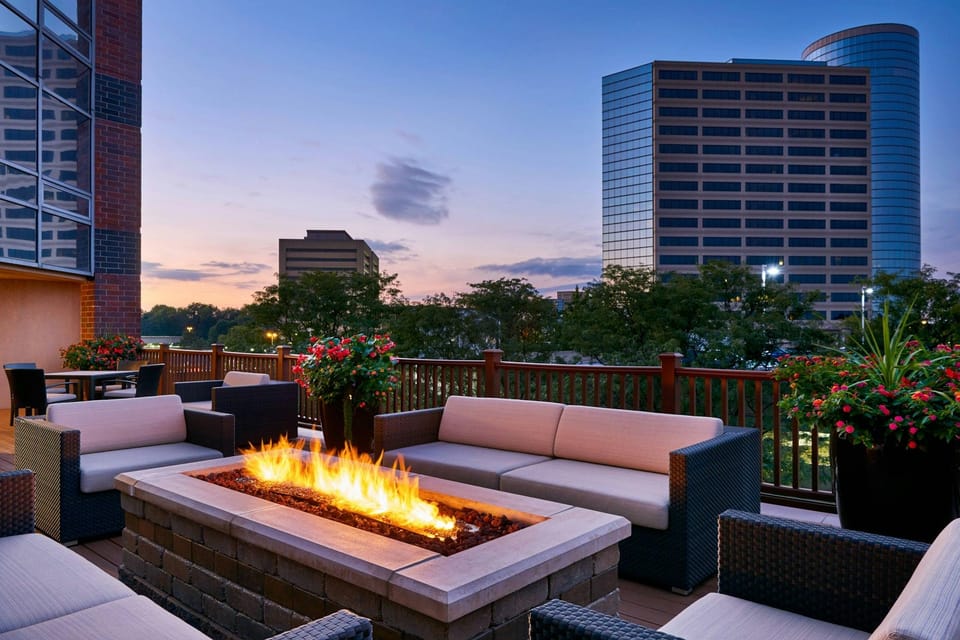 Sheraton Indianapolis Hotel at Keystone Crossing Hotel in Indianapolis