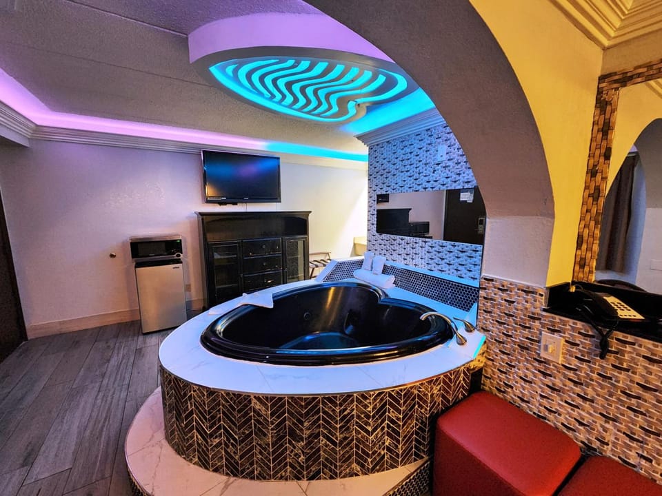 Hot tub